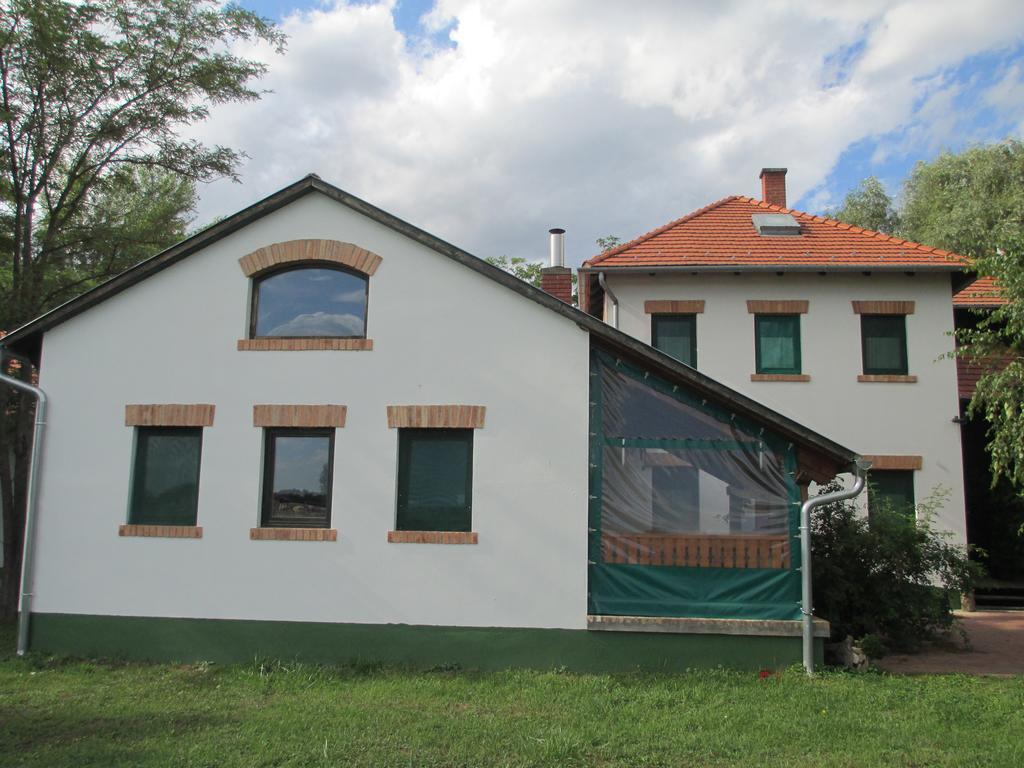 Matyas Lovastanya Hotel Somloszolos Esterno foto